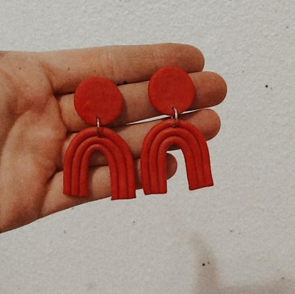 SOLD/Mini red rainbows